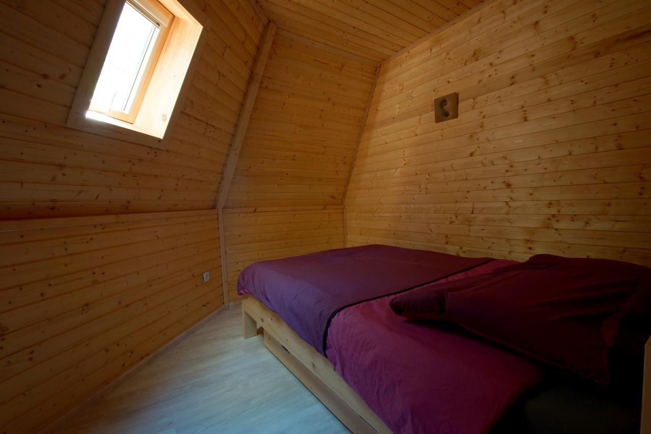 Le Petit Robinson Hotel Champvert Bagian luar foto