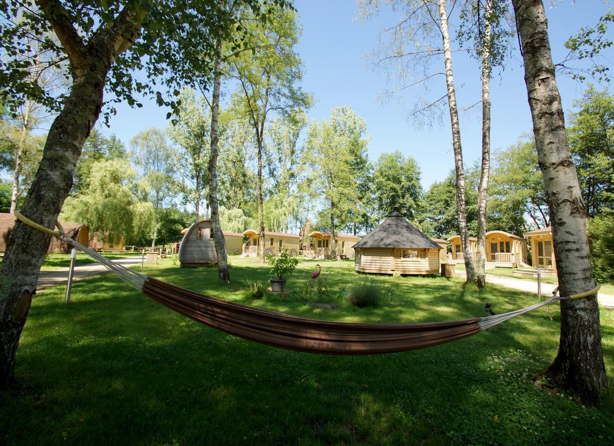 Le Petit Robinson Hotel Champvert Bagian luar foto