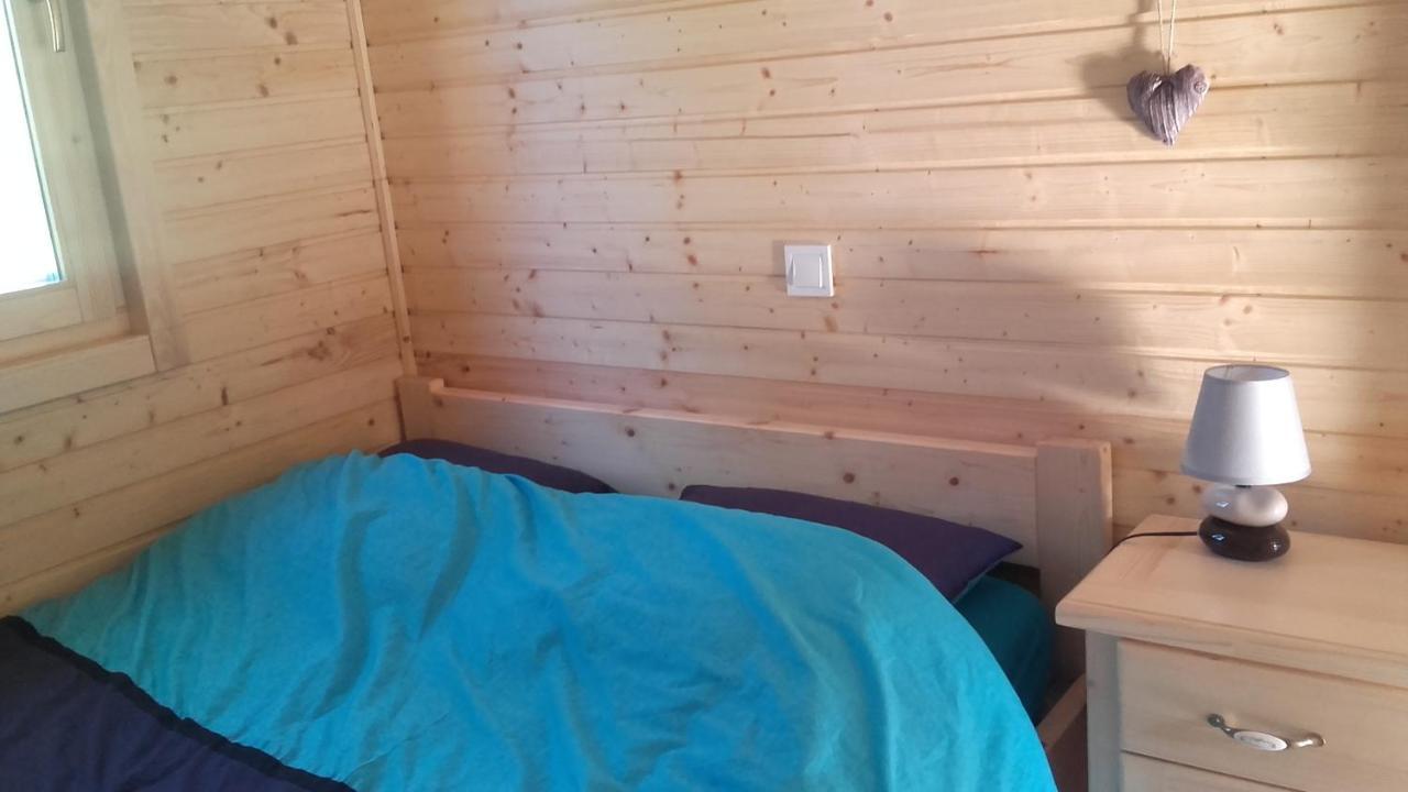 Le Petit Robinson Hotel Champvert Bagian luar foto